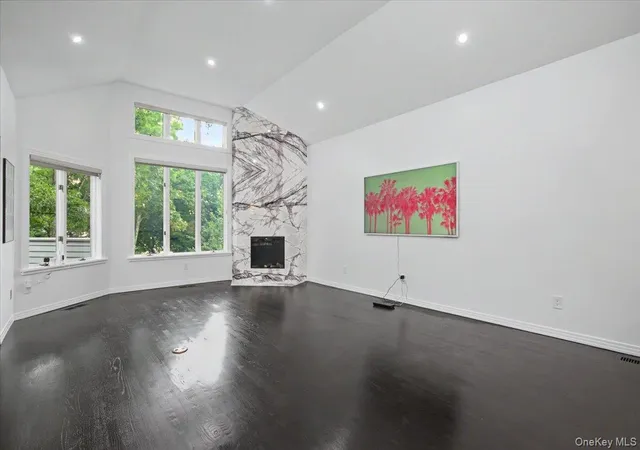 Photo 5 of Single family home for sale at 32 Beechwood Way, Ossining, NY 10510 | MLS# 1021711 | Listing updated on 2026-09-02