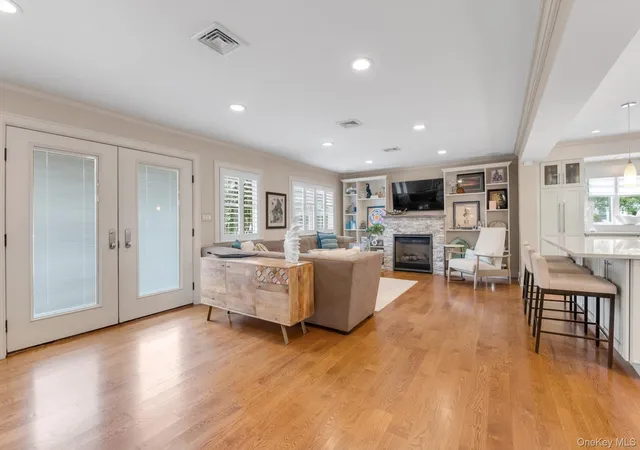 3rd image of 625 W Walnut St, Long Beach, NY 11561 | MLS# 1021715