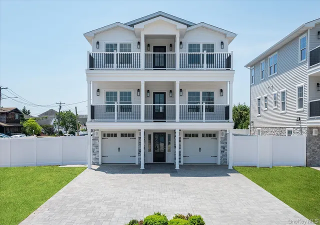Single family home for sale at 17 Island Pkwy N, Hempstead, NY 11558 | MLS# 1021723