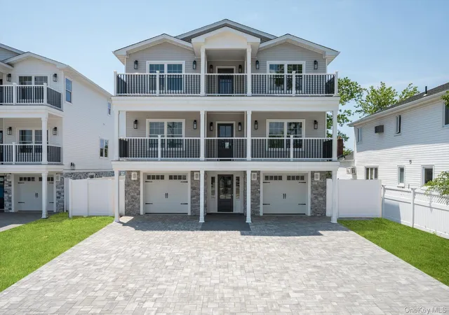 Photo 1 of Sale Pending at 21 Island Pkwy N, Hempstead, NY 11558 | MLS# 1021725 | Listing updated on 2026-09-04