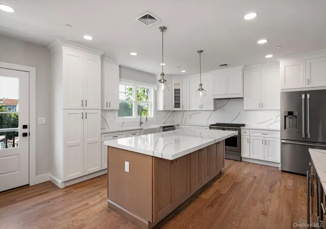 Photo 4 of Sale Pending at 21 Island Pkwy N, Hempstead, NY 11558 | MLS# 1021725 | Listing updated on 2026-09-04