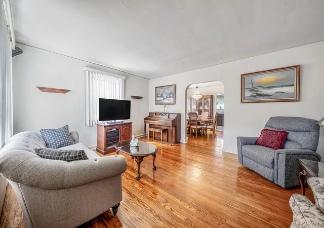 Photo 3 of Sale Pending at 1621 Lurting Ave, New York, NY 10461 | MLS# 1021736 | Listing updated on 2026-08-06