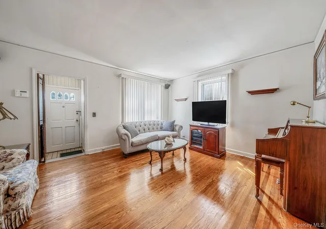 Photo 4 of Sale Pending at 1621 Lurting Ave, New York, NY 10461 | MLS# 1021736 | Listing updated on 2026-08-06