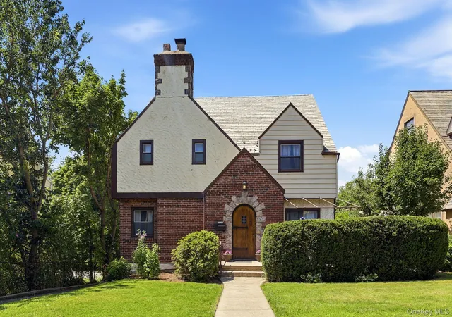 Photo 1 of Single family home for sale at 873 James St, Pelham, NY 10803 | MLS# 1021753 | Listing updated on 2026-08-23