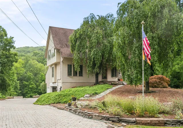 Homes for sale in Warwick (town), NY | 37 Rumsey Rd, Warwick (town), NY 10925 | MLS# 1021758