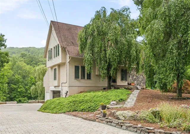 Homes for sale in Warwick (town), NY | 37 Rumsey Rd, Warwick (town), NY 10925 | MLS# 1021758