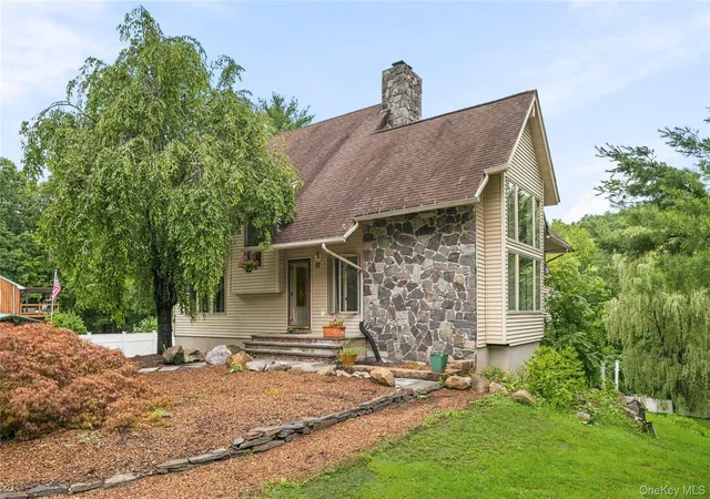 Homes for sale in Warwick (town), NY | 37 Rumsey Rd, Warwick (town), NY 10925 | MLS# 1021758