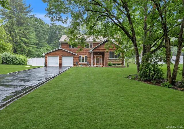 1st image of 29 Wintergreen Dr, Melville, NY 11747 | MLS# 1021765