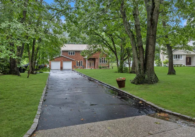 39th image of 29 Wintergreen Dr, Melville, NY 11747 | MLS# 1021765