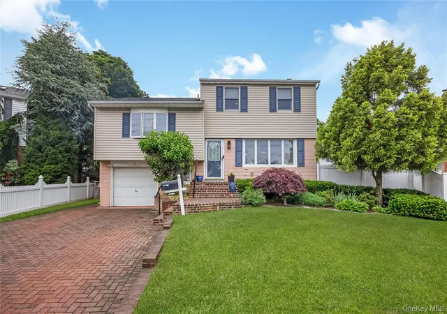 2nd image of 911 Harlane Cir, Hempstead, NY 11710 | MLS# 1021768