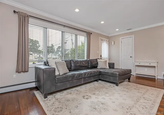 4th image of 911 Harlane Cir, Hempstead, NY 11710 | MLS# 1021768