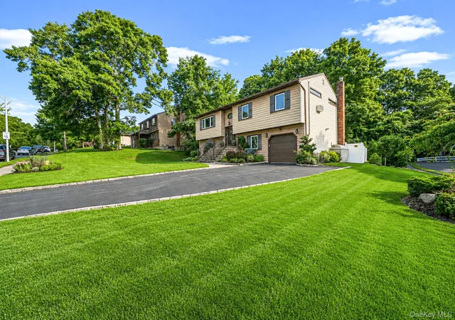 3rd image of 37 Oak Forest Dr, Islandia, NY 11749 | MLS# 1021769