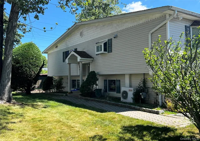 Photo 2 of Sale Pending at 21 Vailshire Cir, Clarkstown, NY 10954 | MLS# 1021774 | Listing updated on 2026-09-19