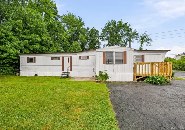 Homes for sale in New Windsor, NY | 327 Currycross Rd, New Windsor, NY 12553 | MLS# 1021783