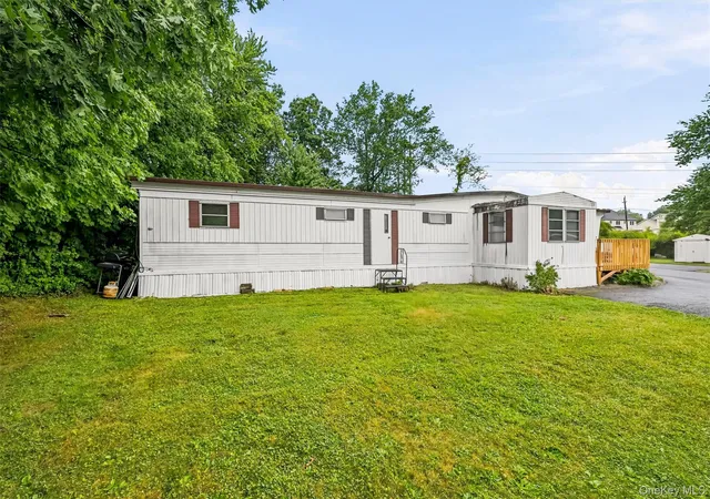 Homes for sale in New Windsor, NY | 327 Currycross Rd, New Windsor, NY 12553 | MLS# 1021783