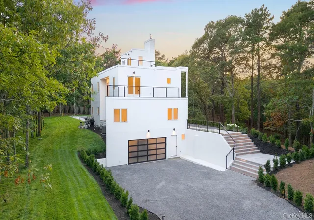 Photo 1 of Sale Pending at 5 Bark Ct, East Hampton, NY 11975 | MLS# 1021784 | Listing updated on 2026-09-01