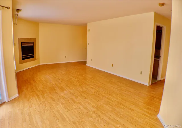3rd image of 305 Gazebo Ct, New Windsor, NY 12553 | MLS# 1021785