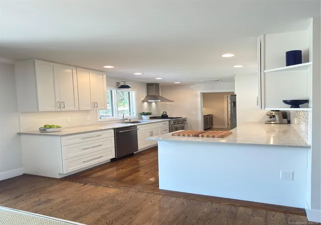 Homes for sale in Riverhead, NY | 17 Locust St, Riverhead, NY 11901 | MLS# 1021791