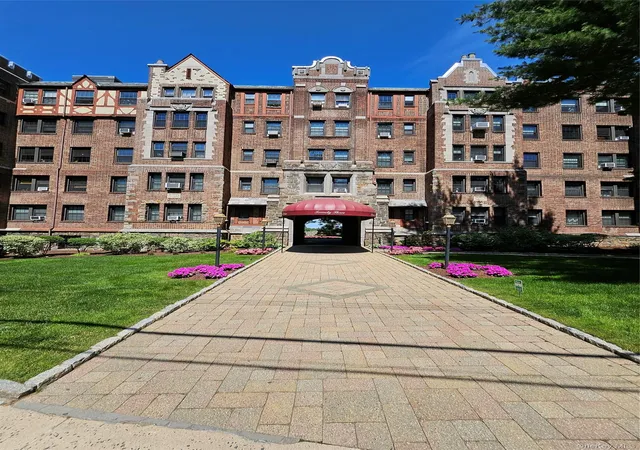 Homes for sale in White Plains, NY | 23 Old Mamaroneck Rd #5K, White Plains, NY 10605 | MLS# 1021805