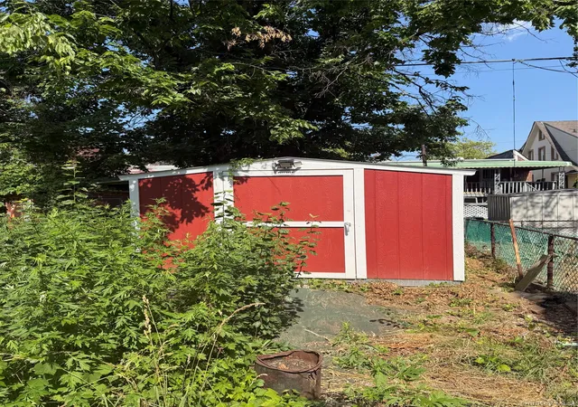 Photo 3 of Sale Pending at 2928 Fenton Ave, Bronx, NY 10469 | MLS# 1021807 | Listing updated on 2026-08-26