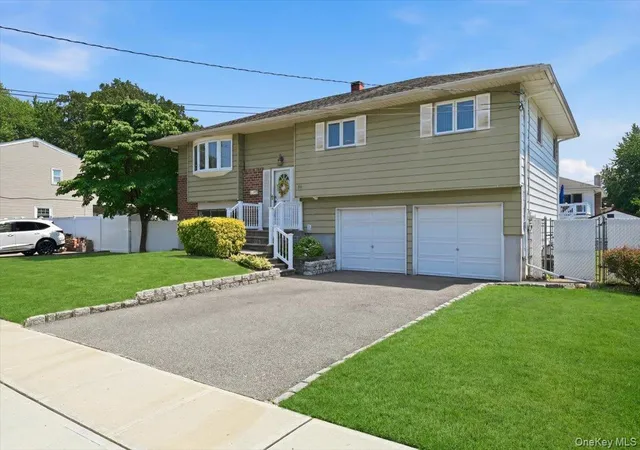 3rd image of 30 Oregon St, Deer Park, NY 11729 | MLS# 1021808