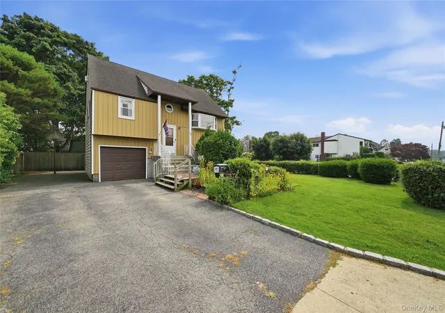 Photo 3 of Sale Pending at 100 Harrisburg St, Islip, NY 11706 | MLS# 1021821 | Listing updated on 2026-08-21