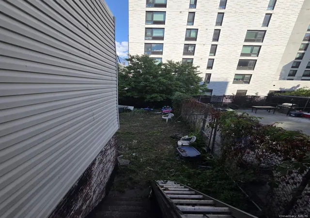 Homes for sale in New York, NY | 2182 Bathgate Ave, New York, NY 10457 | MLS# 1021826