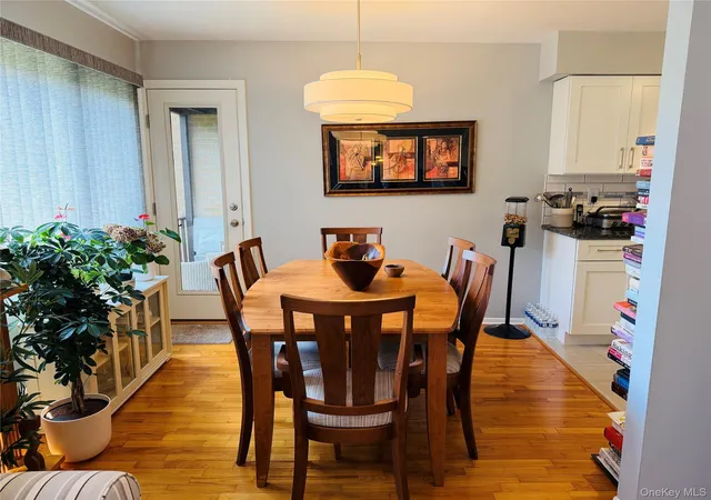 Homes for sale in Orangetown, NY | 8 E Lawrence Park Dr #9, Orangetown, NY 10968 | MLS# 1021828
