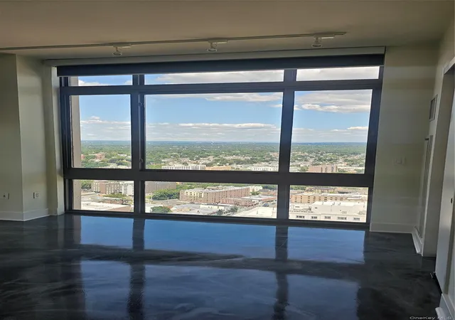 2nd image of 175 Huguenot St, New Rochelle, NY 10801