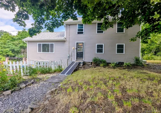 2nd image of 122 Castle High Rd, Middletown, NY 10940 | MLS# 1021833