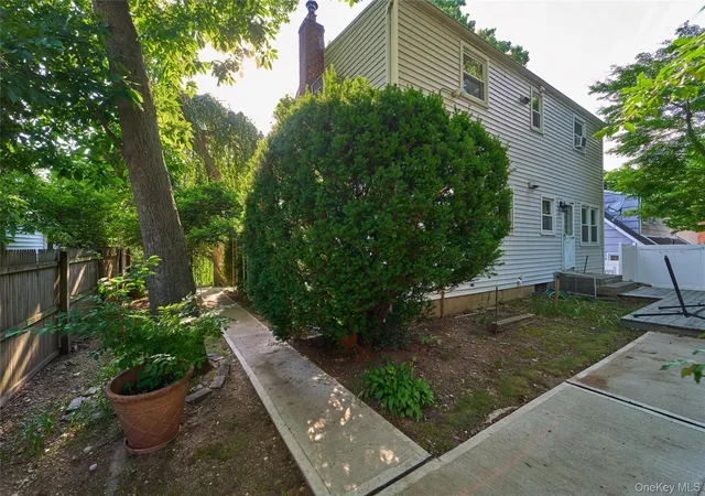 36th image of 12 Goeller Ave, Huntington, NY 11746 | MLS# 1021843