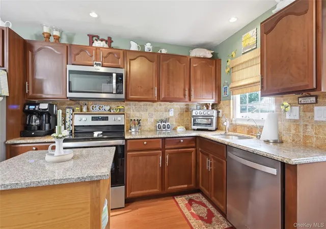 3rd image of 176 Ventry Ct #A, Brookhaven, NY 11961 | MLS# 1021851