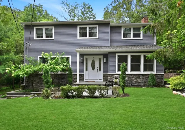 Photo 2 of Sale Pending at 135 Oakwood Rd, Brookhaven, NY 11777 | MLS# 1021854 | Listing updated on 2026-09-01