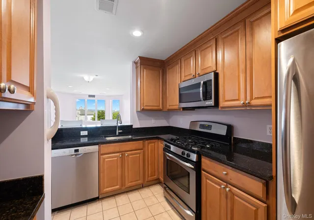 Homes for sale in Haverstraw, NY | 1321 Round Pointe Dr, Haverstraw, NY 10927 | MLS# 1021865