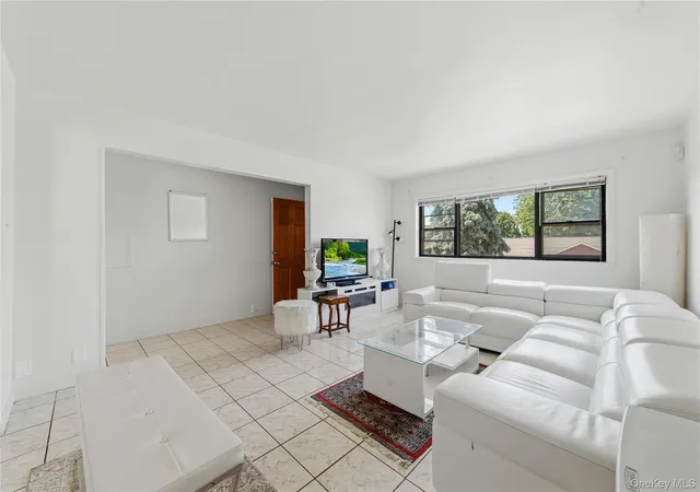 2nd image of 109 Wakefield Ave, Yonkers, NY 10704 | MLS# 1021872