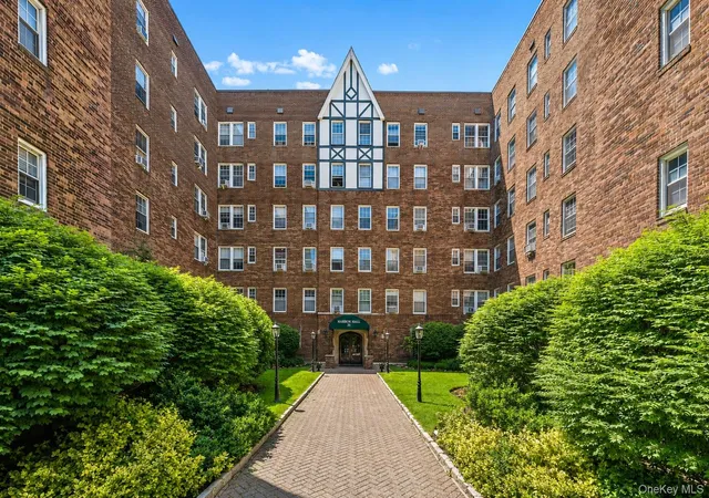 1st image of 25 Parkview Ave #3A, Bronxville, NY 10708 | MLS# 1021874