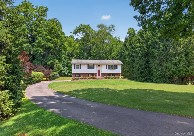 Homes for sale in Poughkeepsie (town), NY | 9 Pleasant Ln, Poughkeepsie (town), NY 12603 | MLS# 1021885