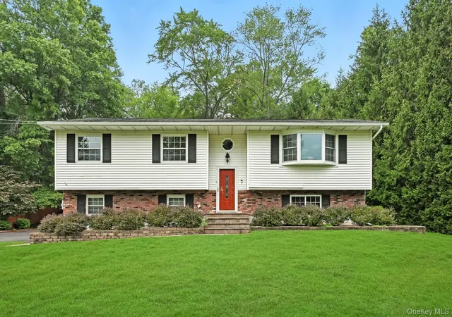Homes for sale in Poughkeepsie (town), NY | 9 Pleasant Ln, Poughkeepsie (town), NY 12603 | MLS# 1021885