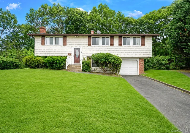 1st image of 10 Arrowhead Ct, Brookhaven, NY 11720 | MLS# 1021893