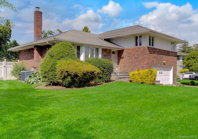 3rd image of 38 Center Dr, Syosset, NY 11791 | MLS# 1021896