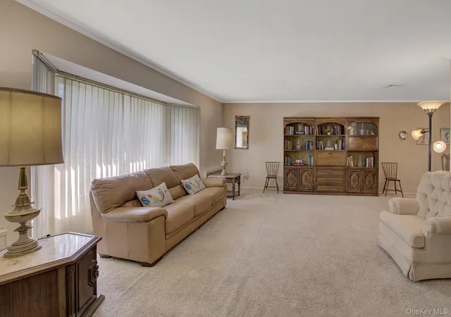 5th image of 38 Center Dr, Syosset, NY 11791 | MLS# 1021896