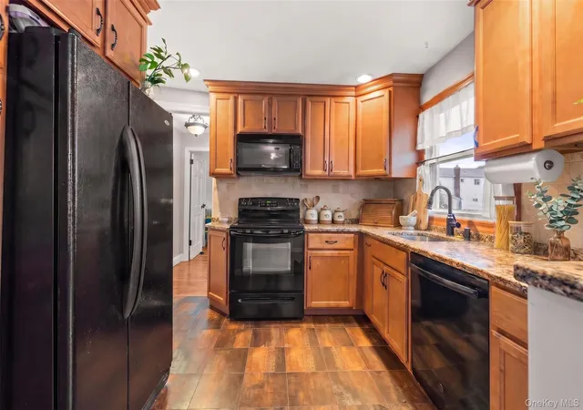 Homes for sale in Babylon, NY | 20 E Seacrest Ave, Babylon, NY 11757 | MLS# 1021897