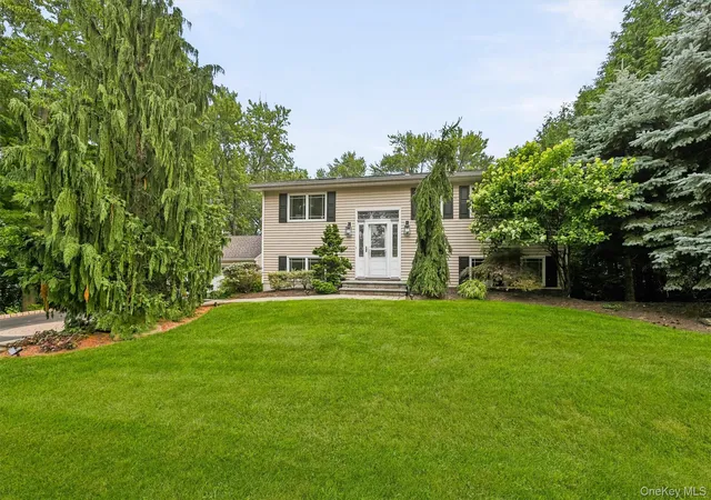 2nd image of 3 Convent Rd, Orangetown, NY 10962 | MLS# 1021900