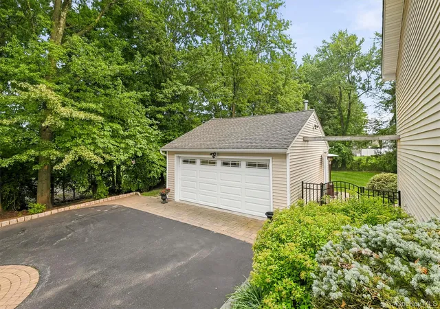 3rd image of 3 Convent Rd, Orangetown, NY 10962 | MLS# 1021900