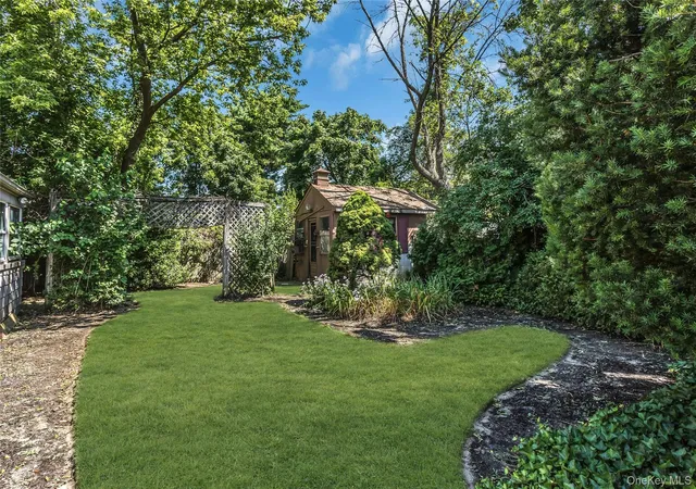16th image of 9 Kays Ct, Babylon, NY 11703 | MLS# 1021916