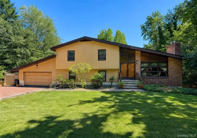 Photo 3 of Sale Pending at 30 Dalewood Dr, Hartsdale, NY 10530 | MLS# 1021929 | Listing updated on 2026-08-23