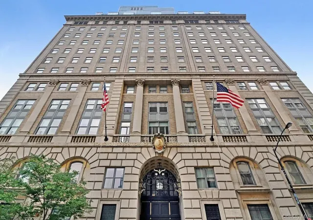 Photo 1 of Sale Pending at 110 Livingston St #11N, New York, NY 11201 | MLS# 1021941 | Listing updated on 2026-09-17