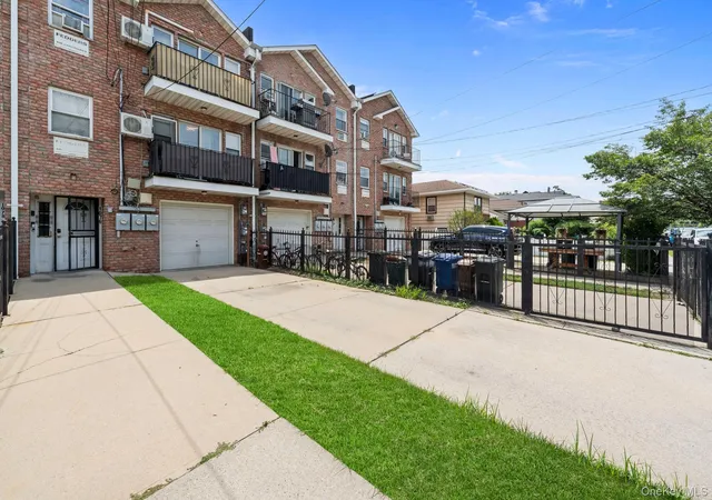 Photo 3 of Sale Pending at 1076 Gipson St, Far Rockaway, NY 11691 | MLS# 1021943 | Listing updated on 2026-08-27