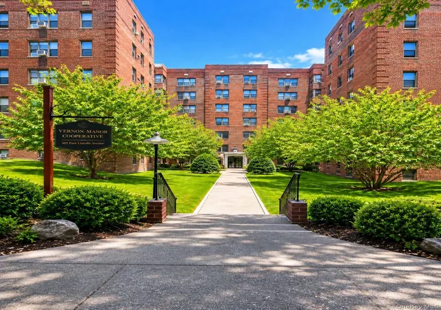 Homes for sale in Mount Vernon, NY | 485 E Lincoln Ave #214, Mount Vernon, NY 10552 | MLS# 1021946