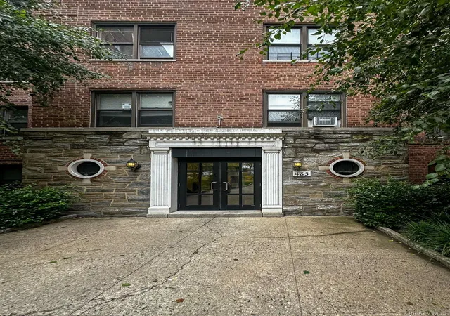Homes for sale in Mount Vernon, NY | 485 E Lincoln Ave #214, Mount Vernon, NY 10552 | MLS# 1021946